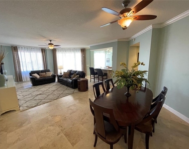 521 Mandalay Avenue - Photo Thumbnail 5