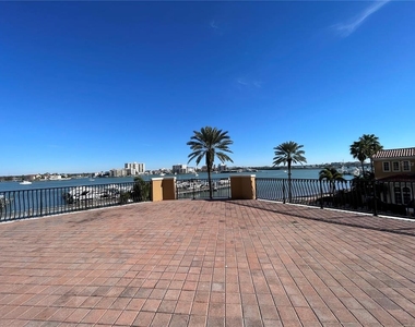 521 Mandalay Avenue - Photo Thumbnail 28