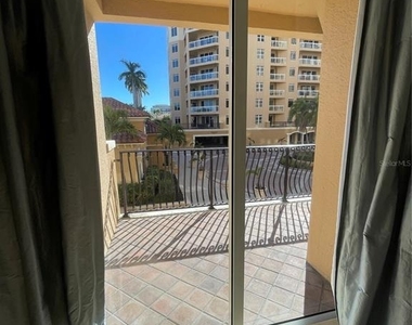 521 Mandalay Avenue - Photo Thumbnail 21
