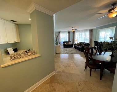 521 Mandalay Avenue - Photo Thumbnail 3