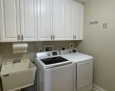 521 Mandalay Avenue - Photo Thumbnail 24