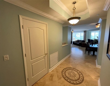 521 Mandalay Avenue - Photo Thumbnail 2