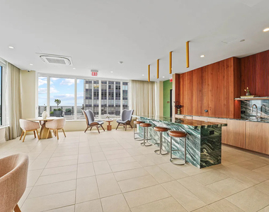 55 Broad Street - Photo Thumbnail 12