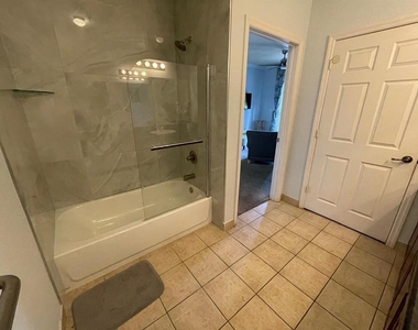 8000 Tuscany Way - Photo Thumbnail 14