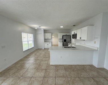 747 Pelican Court - Photo Thumbnail 4