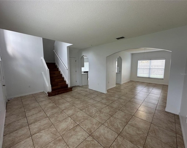 747 Pelican Court - Photo Thumbnail 2