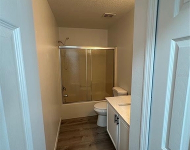 747 Pelican Court - Photo Thumbnail 10