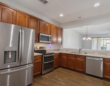 1055 Rock Harbor Avenue - Photo Thumbnail 5