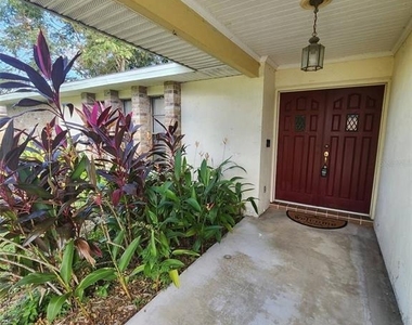 549 Burlington Avenue Ne - Photo Thumbnail 4