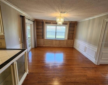 549 Burlington Avenue Ne - Photo Thumbnail 19