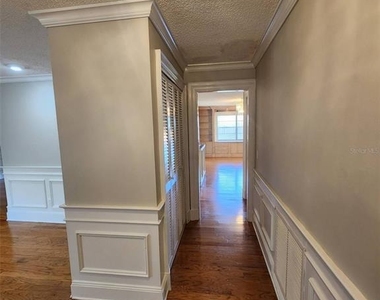 549 Burlington Avenue Ne - Photo Thumbnail 5