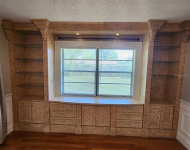 549 Burlington Avenue Ne - Photo Thumbnail 20