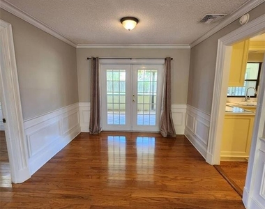 549 Burlington Avenue Ne - Photo Thumbnail 21