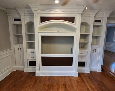 549 Burlington Avenue Ne - Photo Thumbnail 18