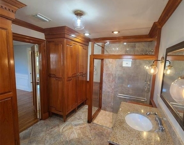 549 Burlington Avenue Ne - Photo Thumbnail 26