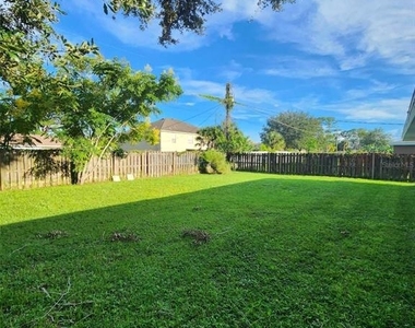 549 Burlington Avenue Ne - Photo Thumbnail 42