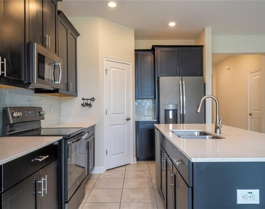 3043 Beaver Creek Drive - Photo Thumbnail 9