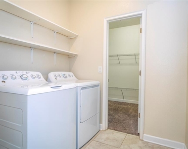3043 Beaver Creek Drive - Photo Thumbnail 21