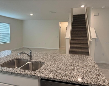 2572 Tulip Drive - Photo Thumbnail 3
