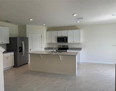2572 Tulip Drive - Photo Thumbnail 2