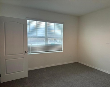 2572 Tulip Drive - Photo Thumbnail 7