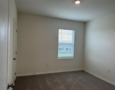2572 Tulip Drive - Photo Thumbnail 8