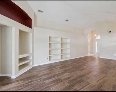 15723 Markham Drive - Photo Thumbnail 3