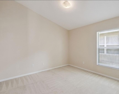 15723 Markham Drive - Photo Thumbnail 9