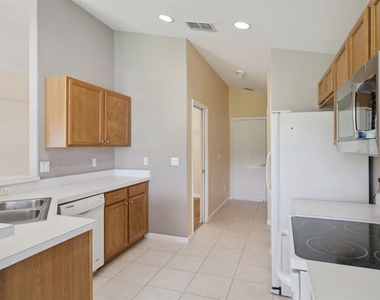 15723 Markham Drive - Photo Thumbnail 6