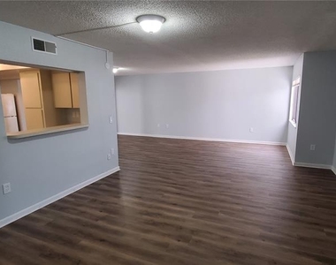 2756 Orchid Oaks Drive - Photo Thumbnail 2