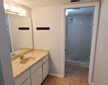 2756 Orchid Oaks Drive - Photo Thumbnail 12