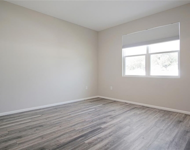 1229 Forest Gate Circle - Photo Thumbnail 11