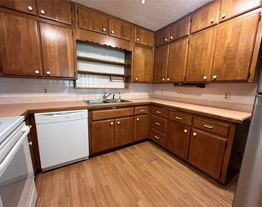 1145 S Lake Reedy Boulevard - Photo Thumbnail 7
