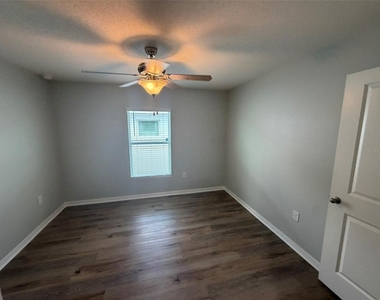 4703 Sw 85th Place - Photo Thumbnail 11