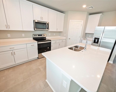 5268 Sanders Oak Trail - Photo Thumbnail 12