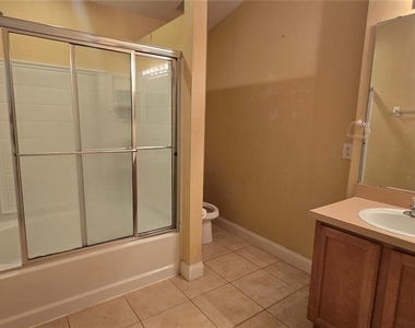 2921 Pine Oak Trail - Photo Thumbnail 17