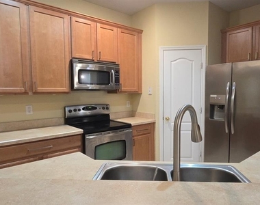 2921 Pine Oak Trail - Photo Thumbnail 9