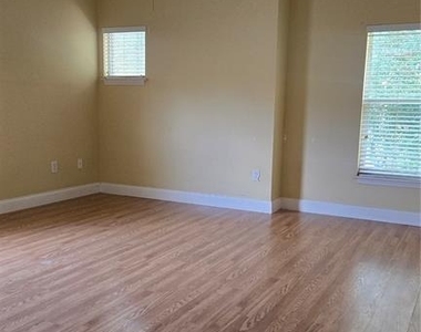2921 Pine Oak Trail - Photo Thumbnail 19
