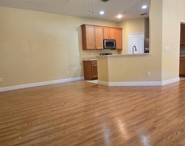 2921 Pine Oak Trail - Photo Thumbnail 5