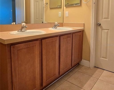 2921 Pine Oak Trail - Photo Thumbnail 18