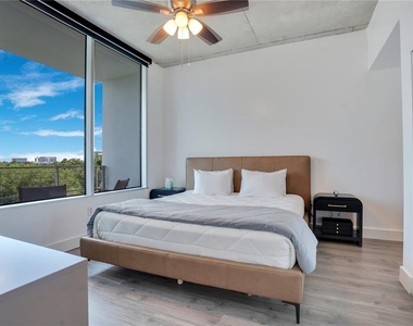 525 E Jackson Street - Photo Thumbnail 22