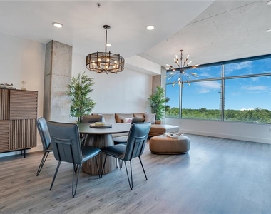525 E Jackson Street - Photo Thumbnail 12