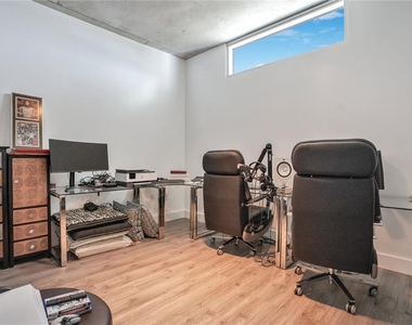 525 E Jackson Street - Photo Thumbnail 28