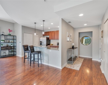 525 E Jackson Street - Photo Thumbnail 12