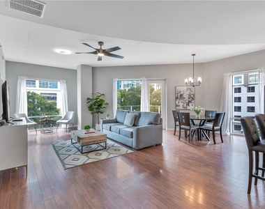 525 E Jackson Street - Photo Thumbnail 6