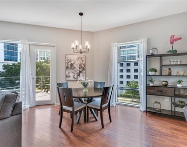 525 E Jackson Street - Photo Thumbnail 8