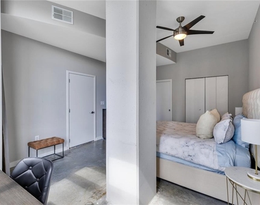 525 E Jackson Street - Photo Thumbnail 18