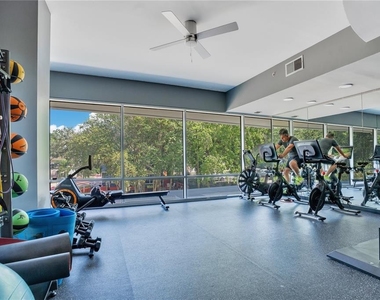 525 E Jackson Street - Photo Thumbnail 36