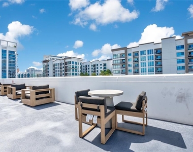 525 E Jackson Street - Photo Thumbnail 43