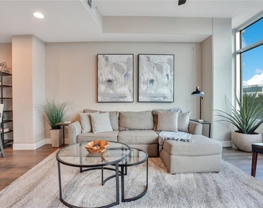 525 E Jackson Street - Photo Thumbnail 19